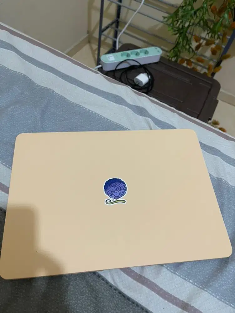 MacBook Air Retina 2020 13 Inch i3 8/256 GB Second