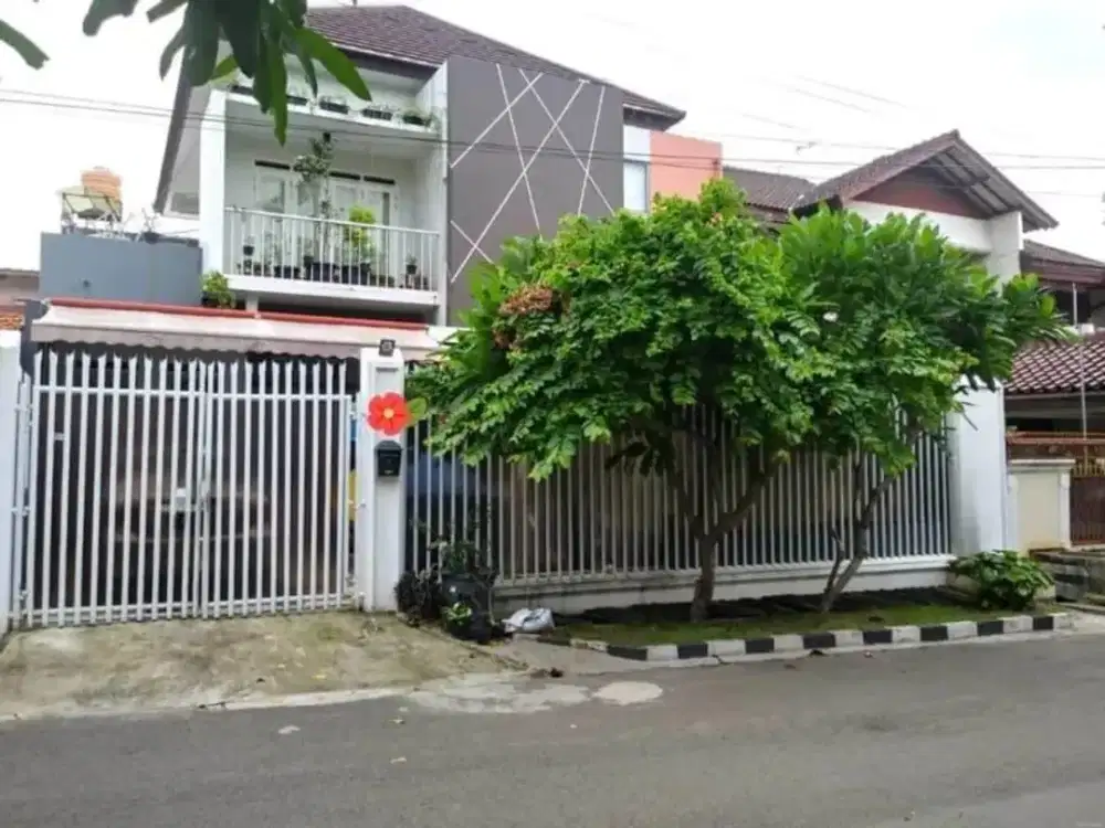 Rumah Asri LT 237 M² di Komplek Abadi Duren Sawit