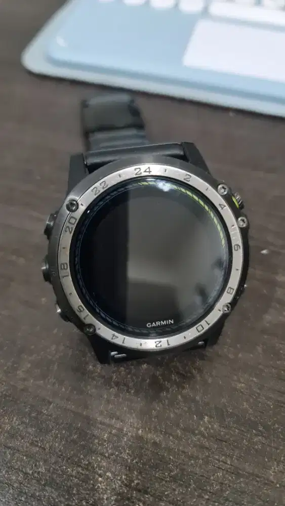 Jam Pilot merk Garmin D2 Charlie