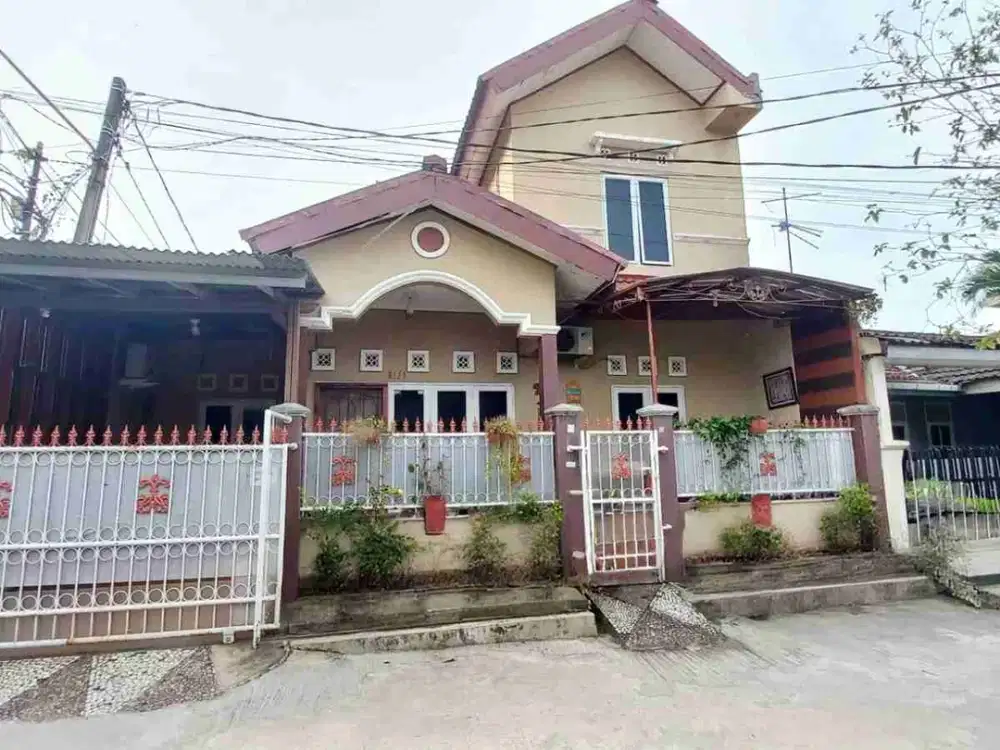 Rumah luas di Harapan Indah 1.  Bekasi.posisi hok