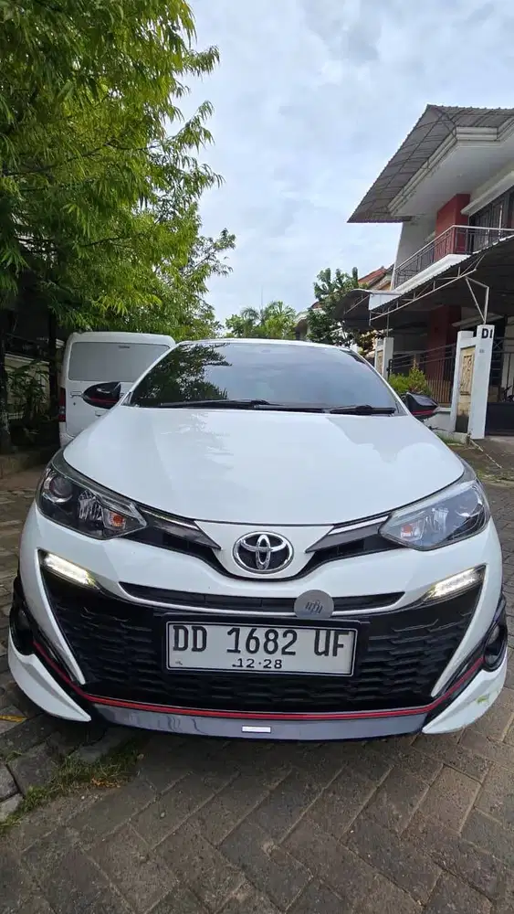 Toyota Yaris Putih kesayangan