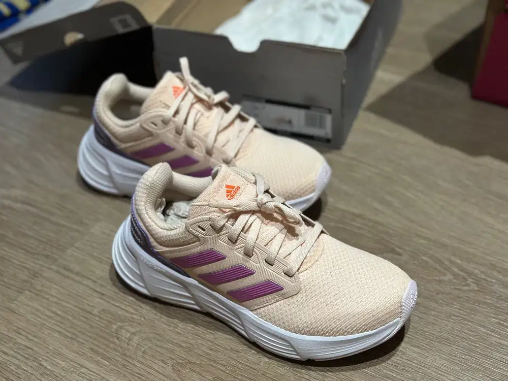 Sepatu Adidas Running woman cewek adizero padel cloudfoam sneakers on