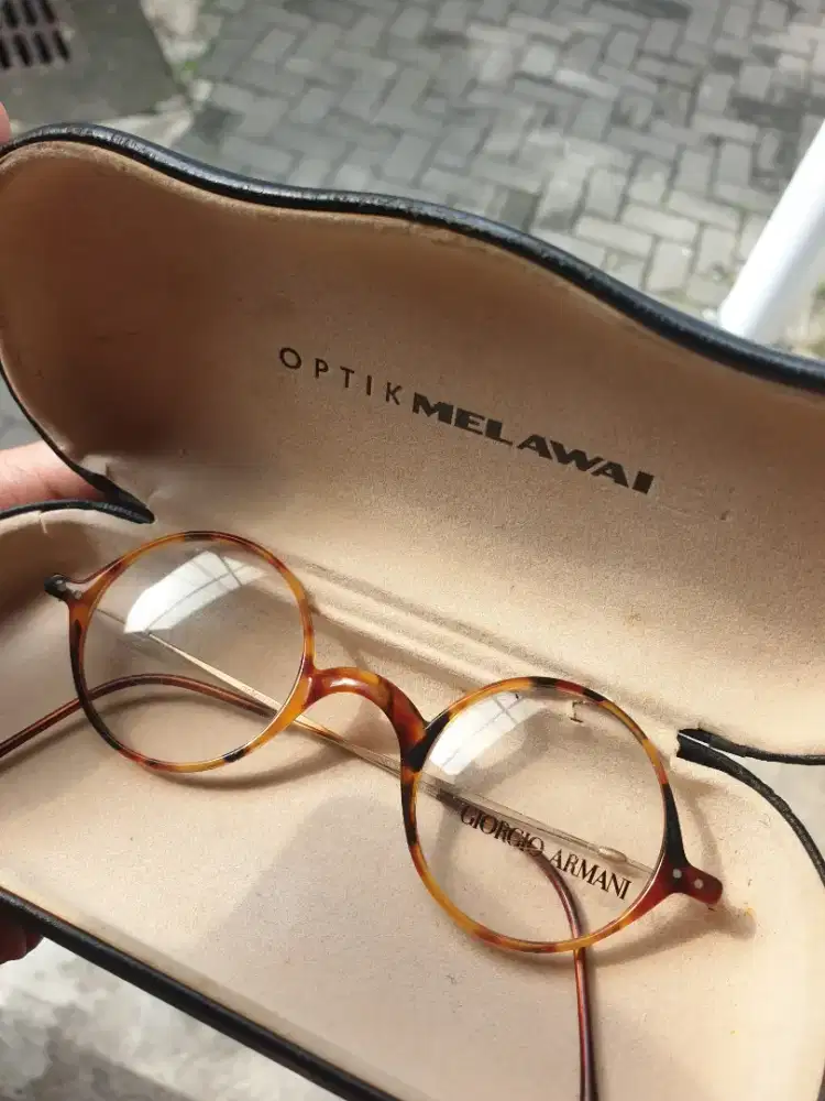 Kacamata klasik giorgio armani tortoise