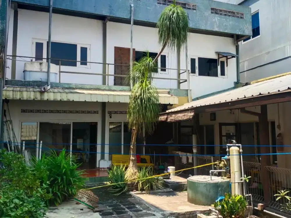Rumah di jalan MT Haryono