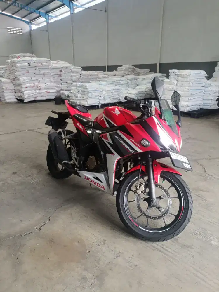 Honda CBR 150 R 2018