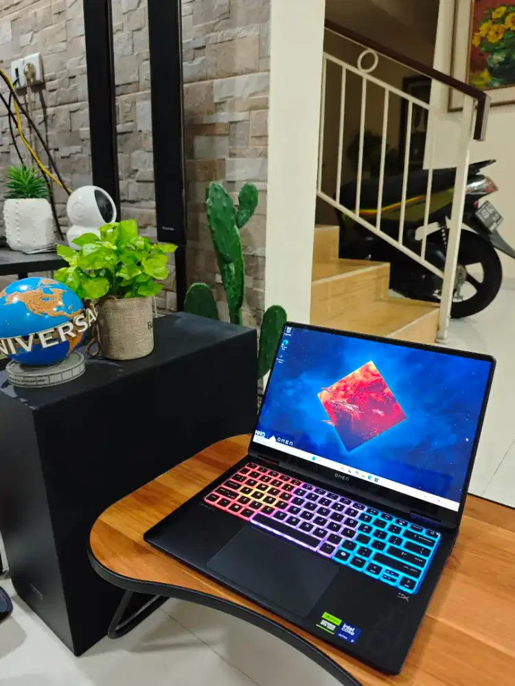 Laptop HP Omen Transcend 14 RTX5070 Ultra 9 x rog msi nitro