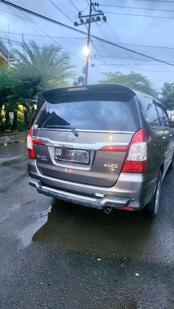 JUAL MOBIL BEKAS TOYOTA KIJANG INNOVA 2.0 V BENSIN TAHUN 2015.