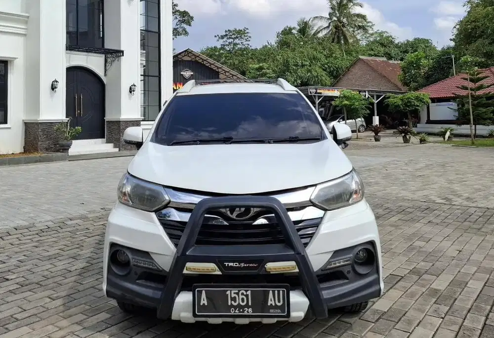 XENIA R SPORTY MANUAL 2016