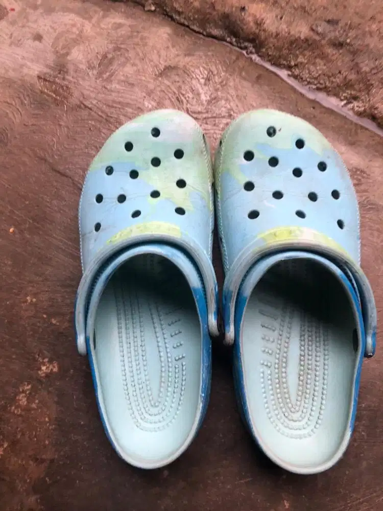 crocs clasic marbled