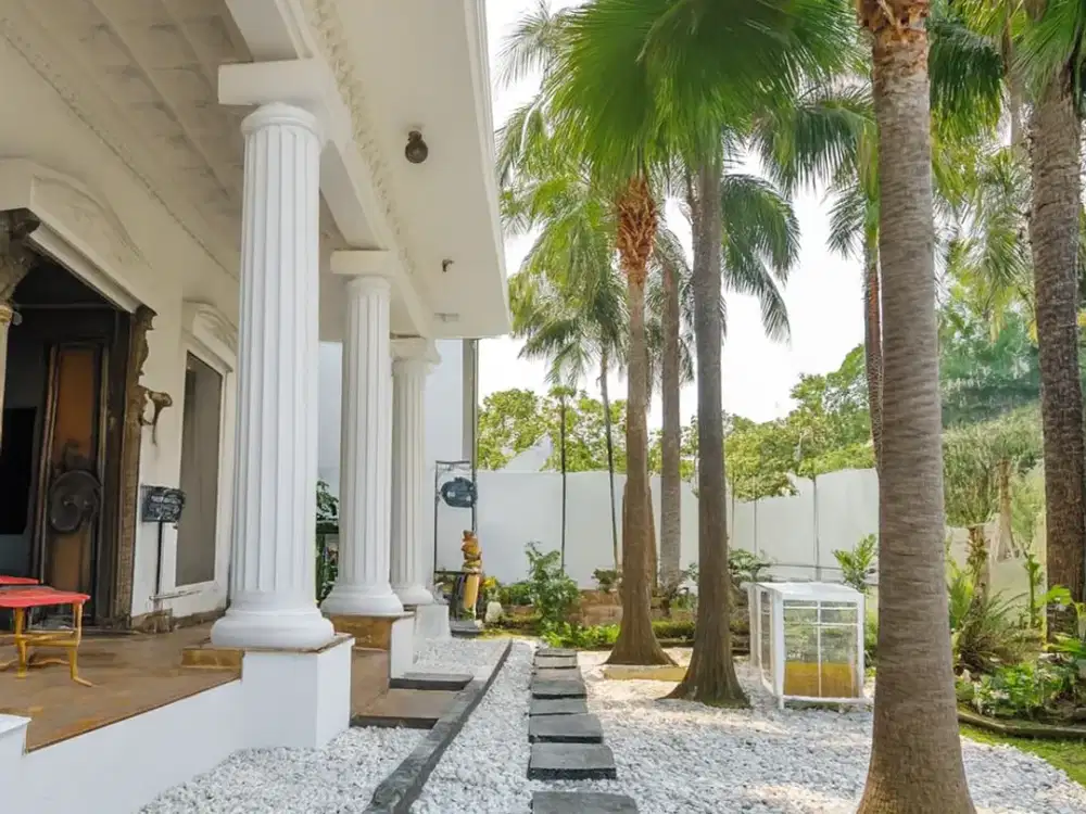 LXMMT 0178 Disewakan Rumah Mewah Klasik Full  Furnished Di Area Menteng Jakarta Pusat