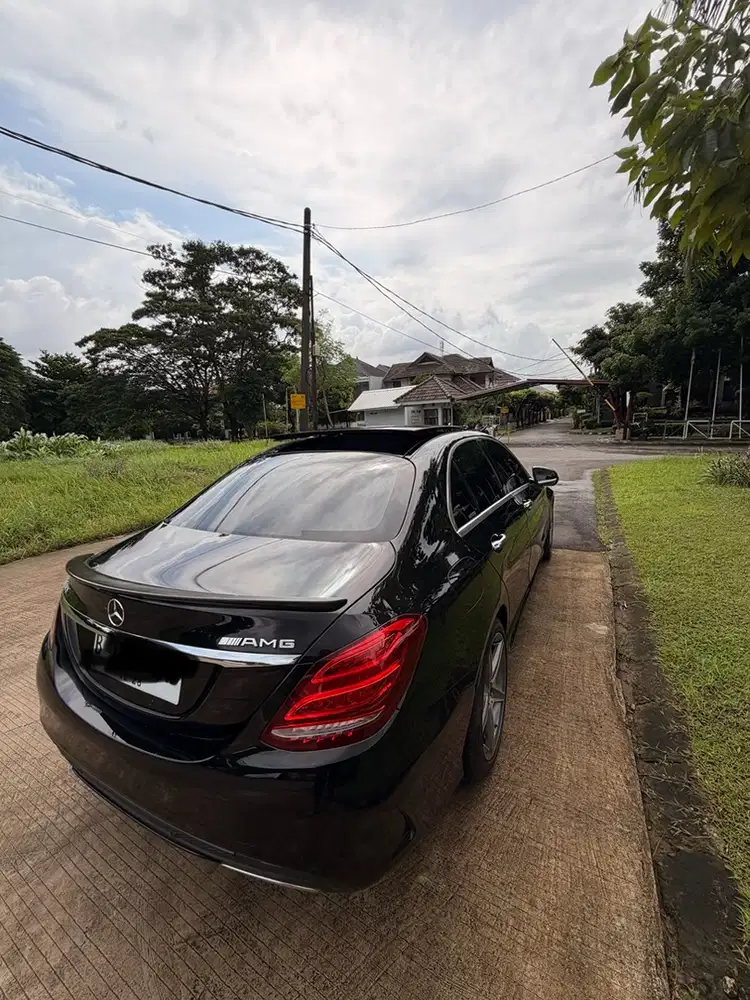 Mercedes-Benz C300 2018 Bensin
