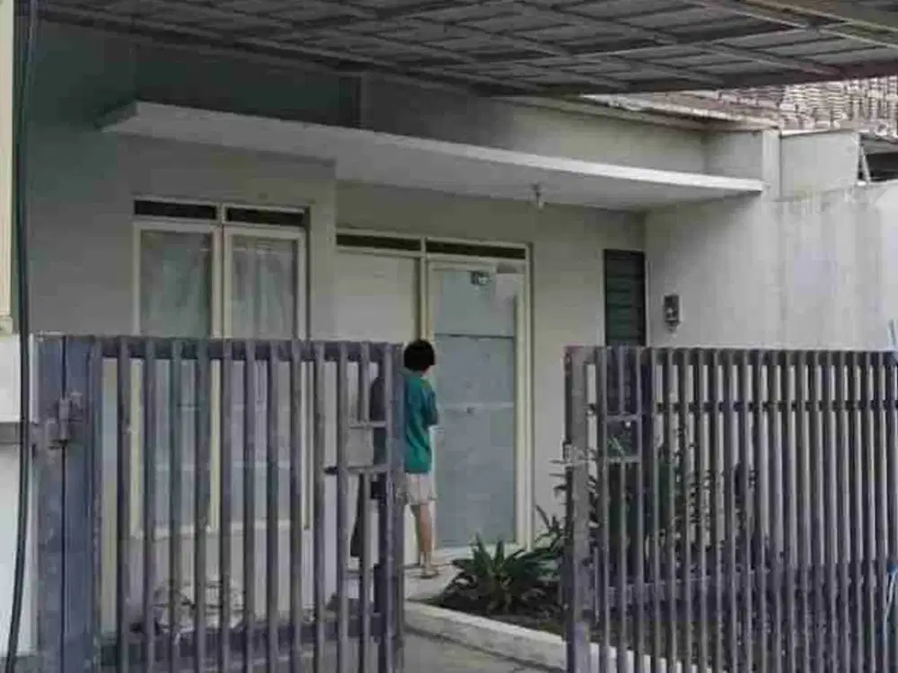 Disewakan Rumah THI  Taman Holis Indah