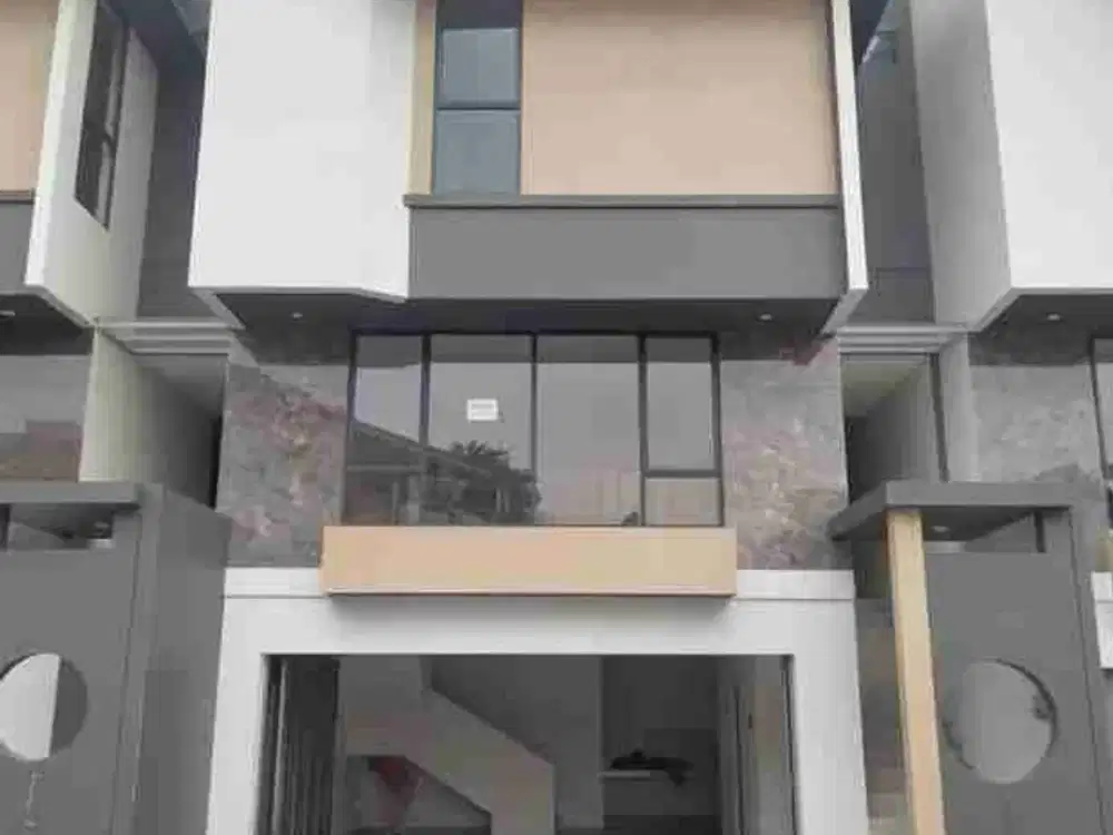Rumah  Mewah on progress 50% 3 Lantai Desain Modern Di Setra Duta Bandung Utara