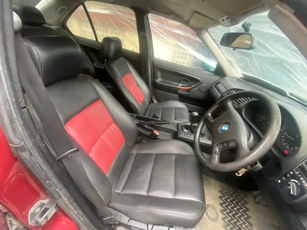 BMW 320i 1994 Bensin