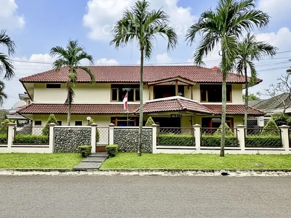 Disewakan Rumah Hook Siap Huni Depan Taman Di Pondok Indah