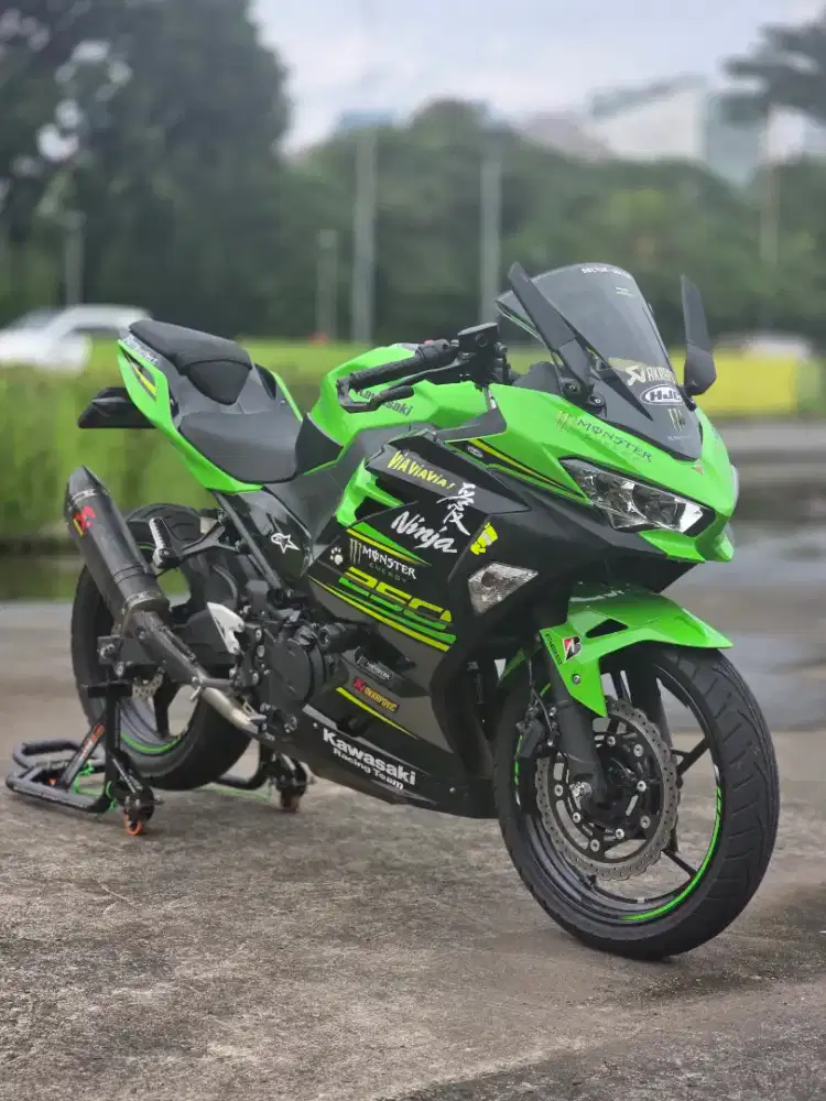 Kawasaki New Ninja 250 FI ABS KEEYLES KM 2000