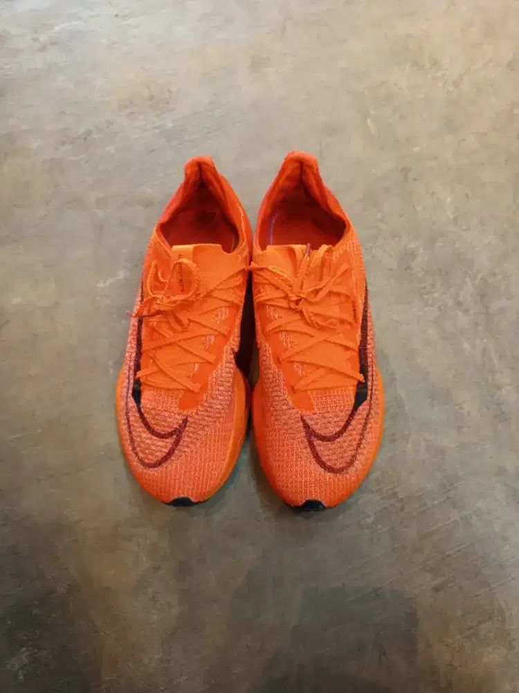 sepatu lari Nike alpha fly