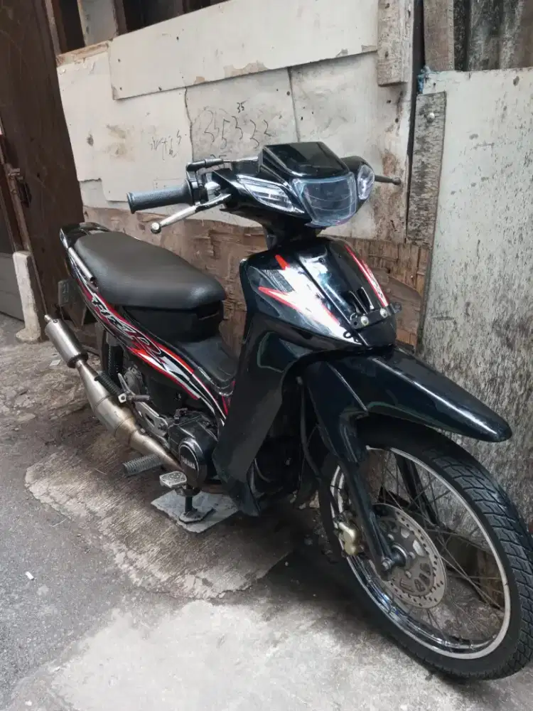 dijual motor F 1 ZR