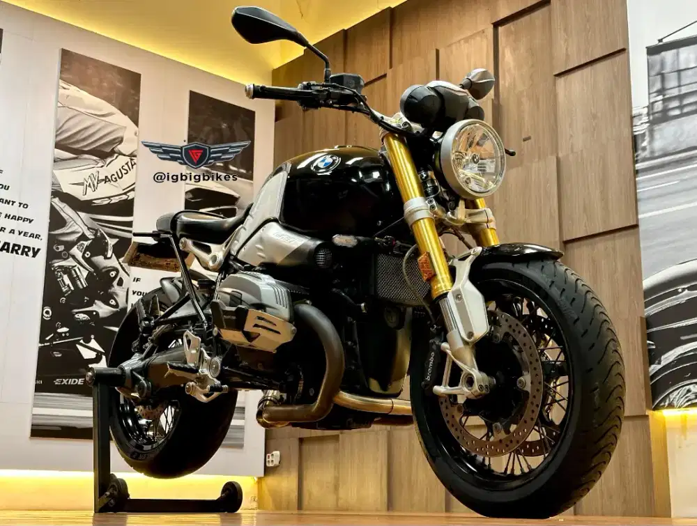 BMW R9T R nine T Roadster