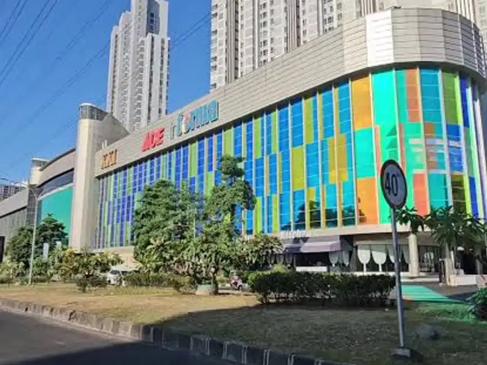 Apartemen ADHIWANGSA 3+1 BR, Full Furnished (diatas Mall Fairway Nine ex Lenmarc), Surabaya Barat