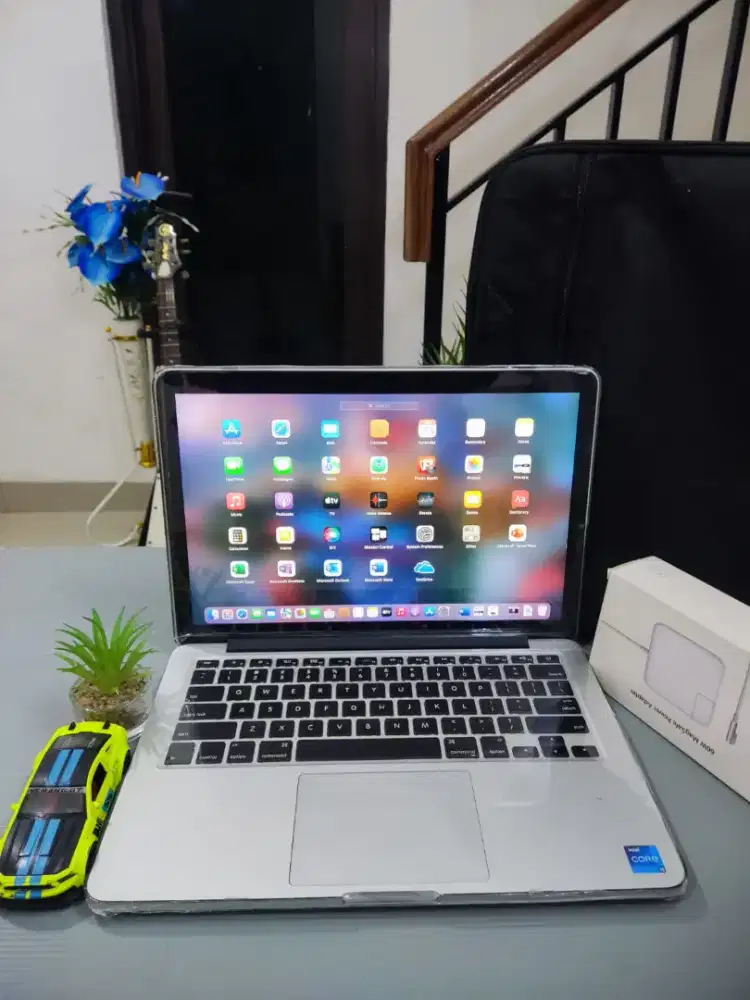 Macbook Pro RETIN A1502 RAM 8GB SSD [Premium]
