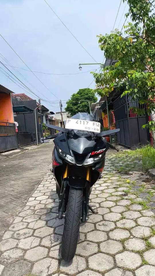 YAMAHA R15 2019