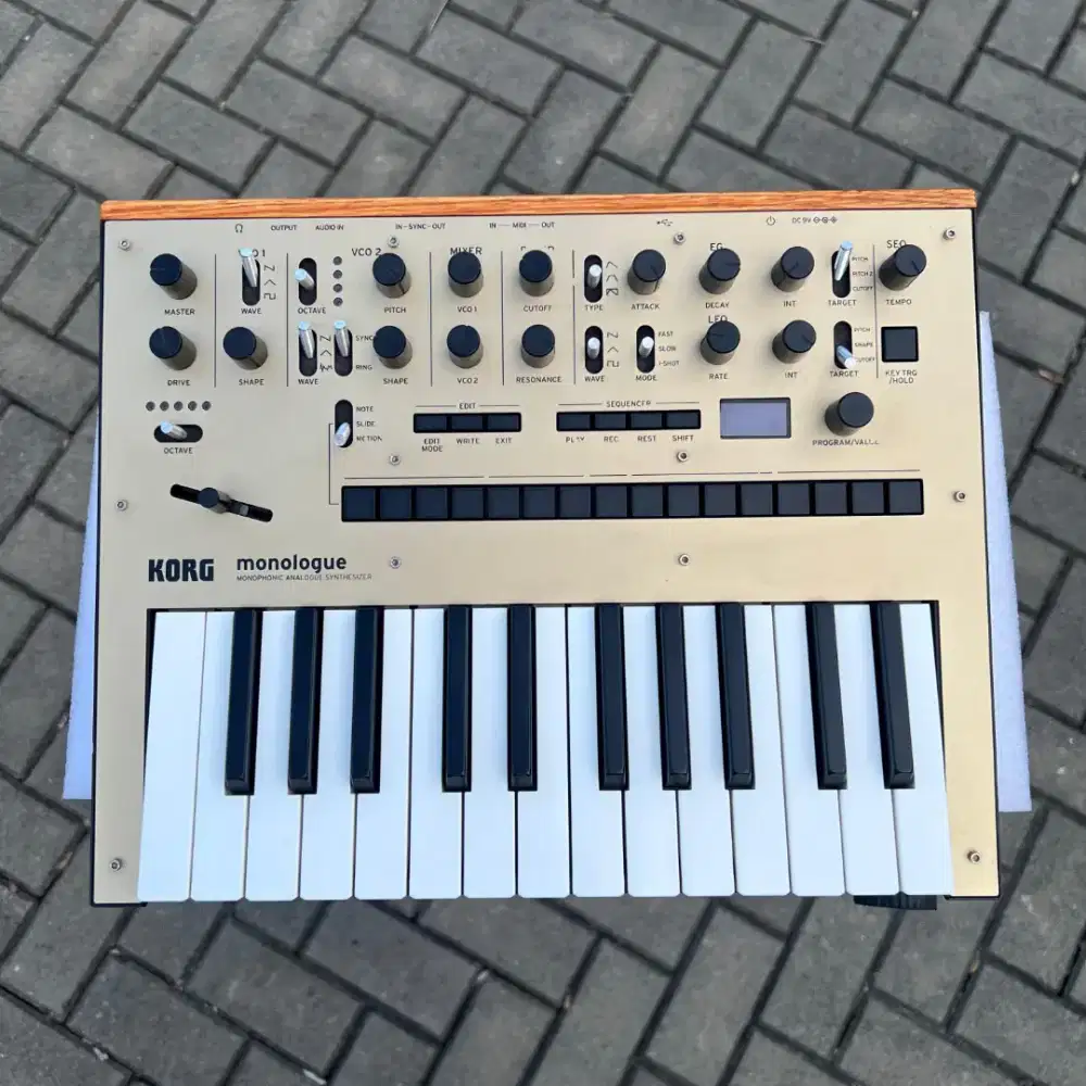 Korg Monologue Monophonic Analog Synthesizer Gold