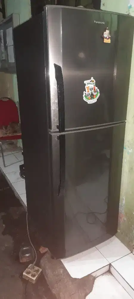 kulkas 2 PINTU  merk Panasonic