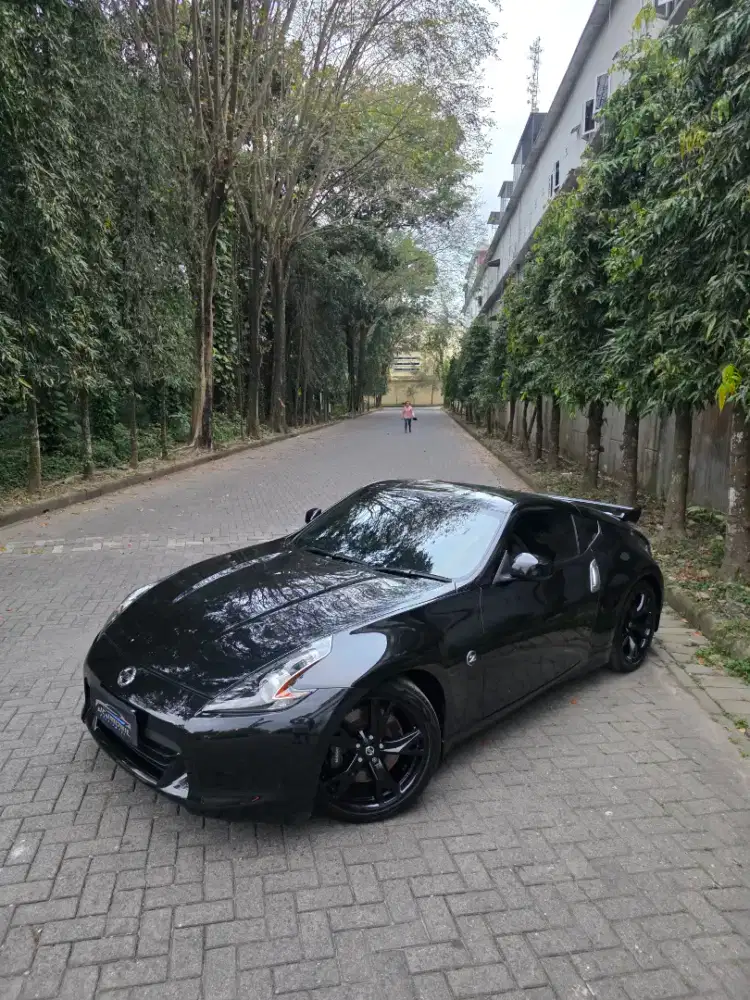 Nissan fairlady 370z Japan Spec 3.7cc V6 NA 2010 / 2011 A/T Hitam