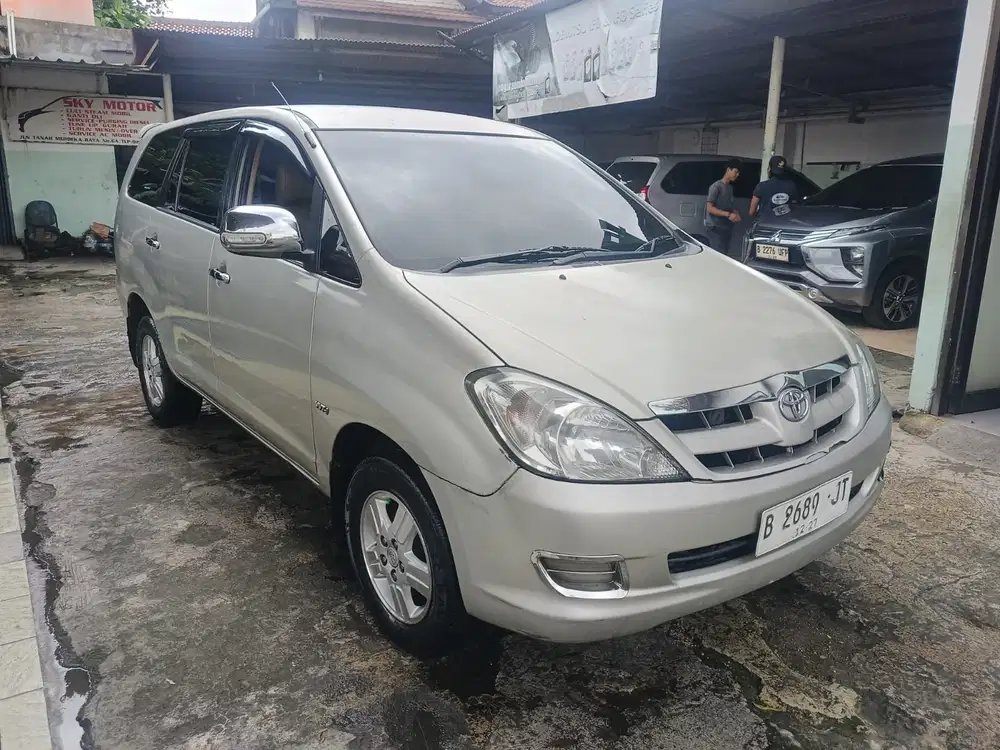 Toyota Kijang Innova 2006 Bensin