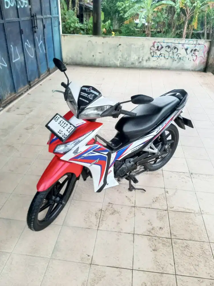 Honda Blade 125 Tahun 2015