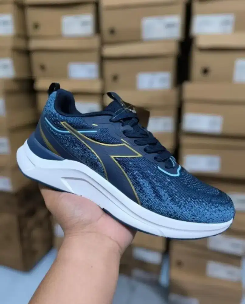 Sepatu diadora run sizs 43 murah