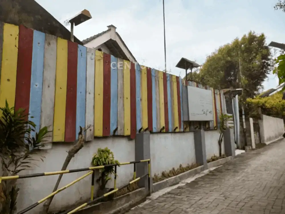 Rumah Di Jalan Kaliurang Dekat UGM Cocok Untuk Bisnis Kos