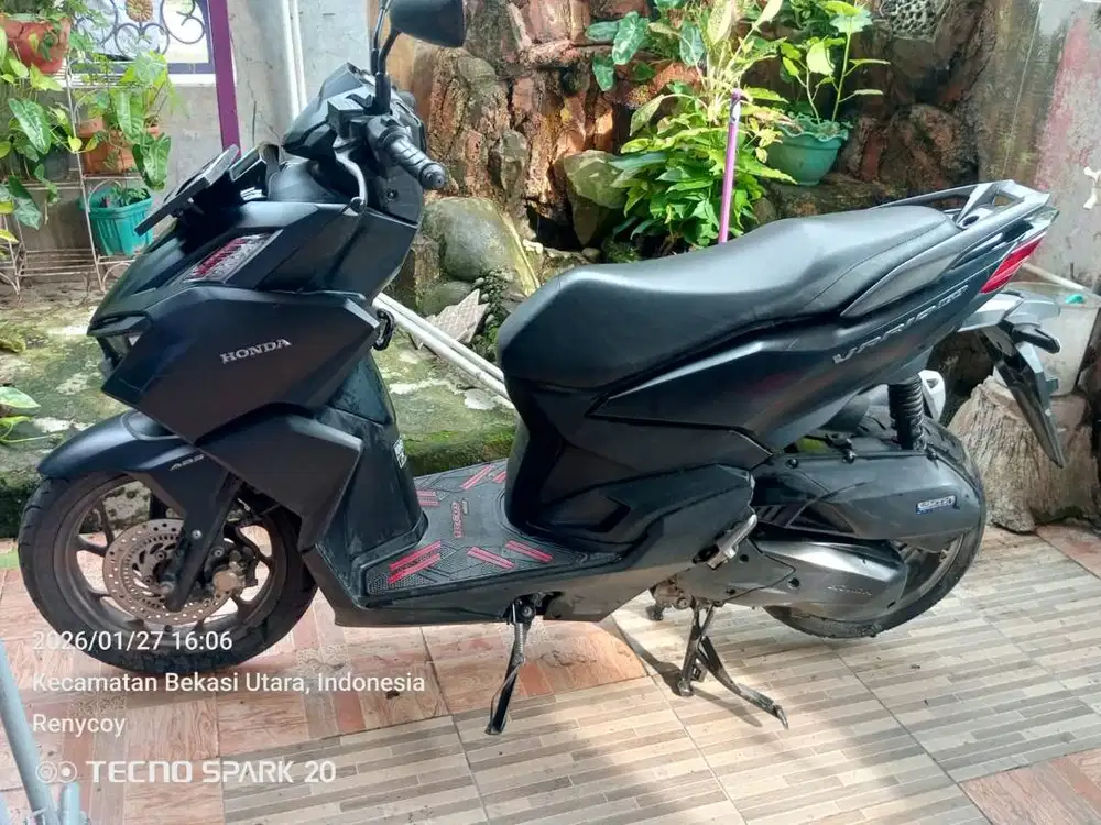 MOTOR HONDA VARIO 160 ABS, Tahun 2023 , Warna Hitam Plat Jakarta.