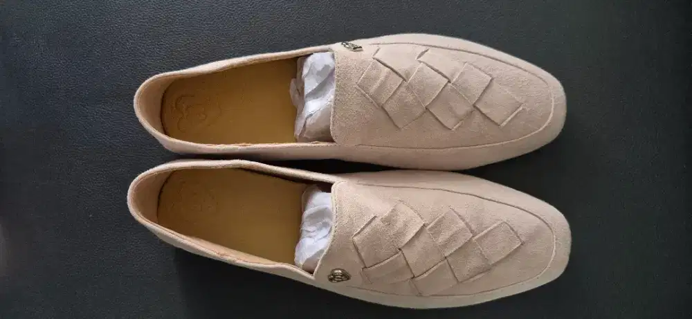 Jual sepatu pria uk 40.