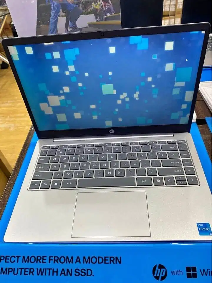 HP 14 ep0260tu Core i3 1315 ram 8GB ssd 512 w11 Office Termurah