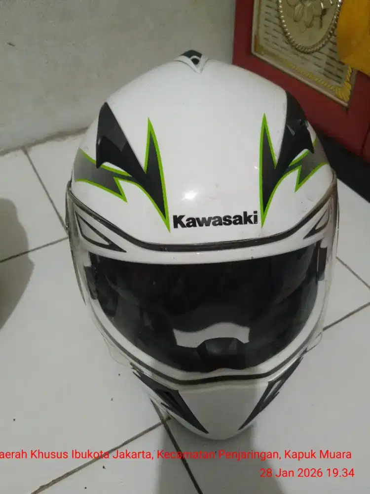 Jual helm kawasaki original karna gak pernah di pake