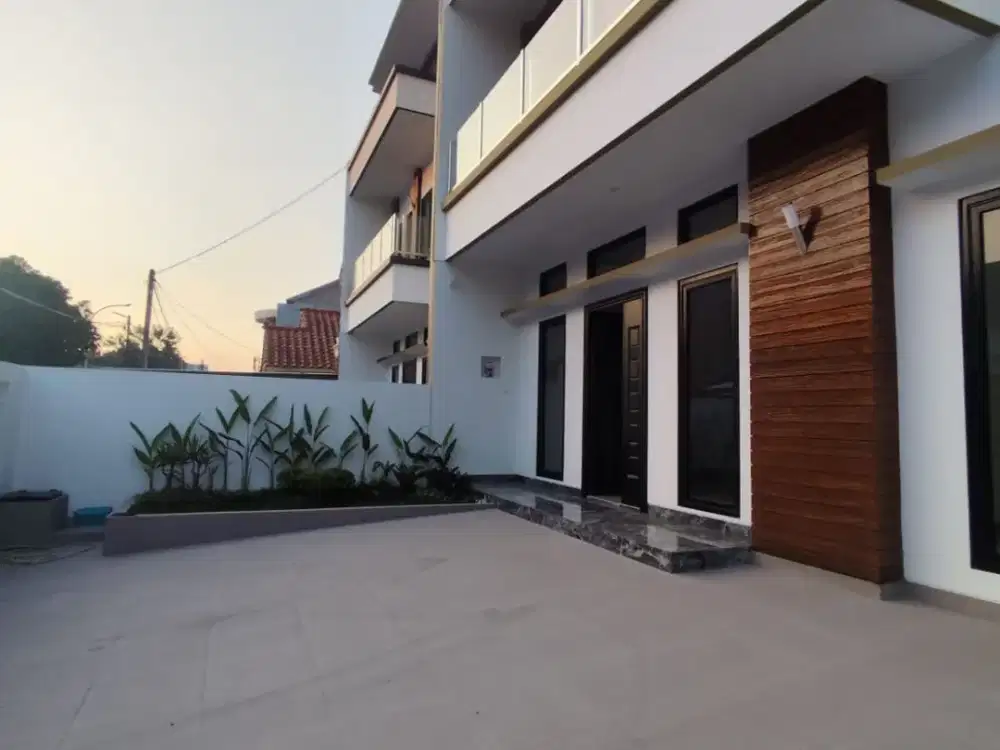 Dijual Cepat Rumah Di BSD  KAWASAN Nusaloka, ROW Besar