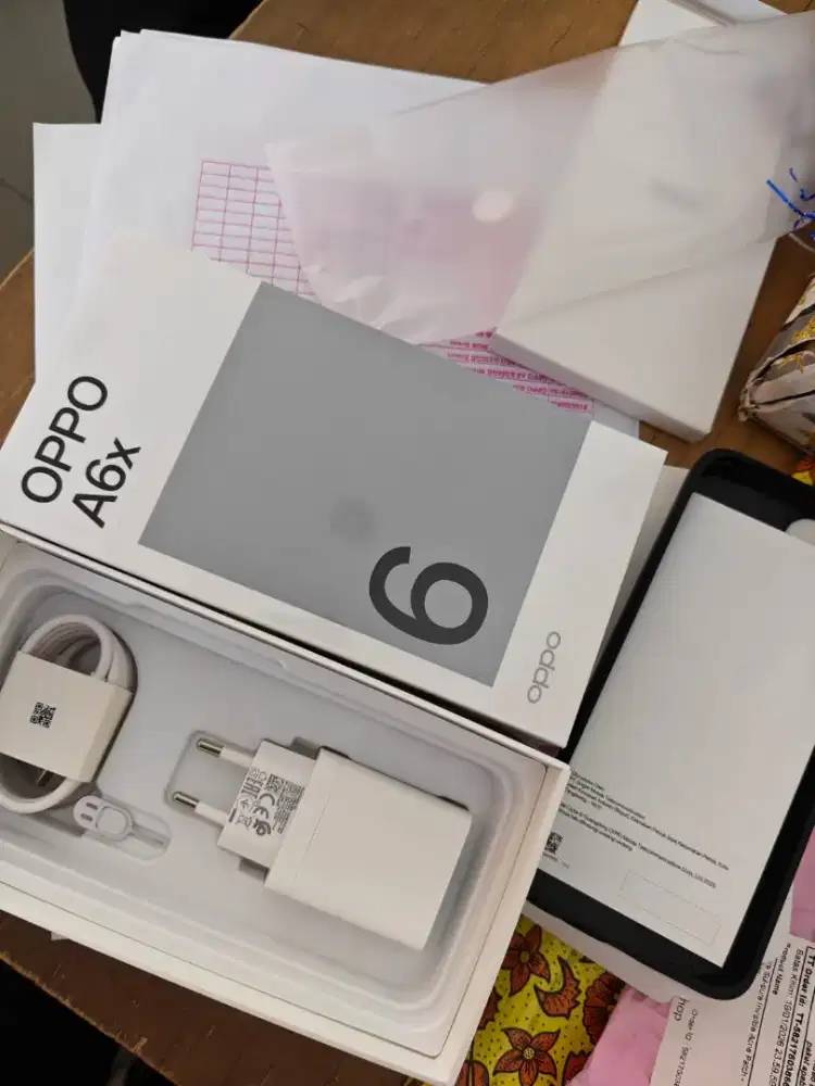 Hp Oppo a6x warna ungu tua dan muda