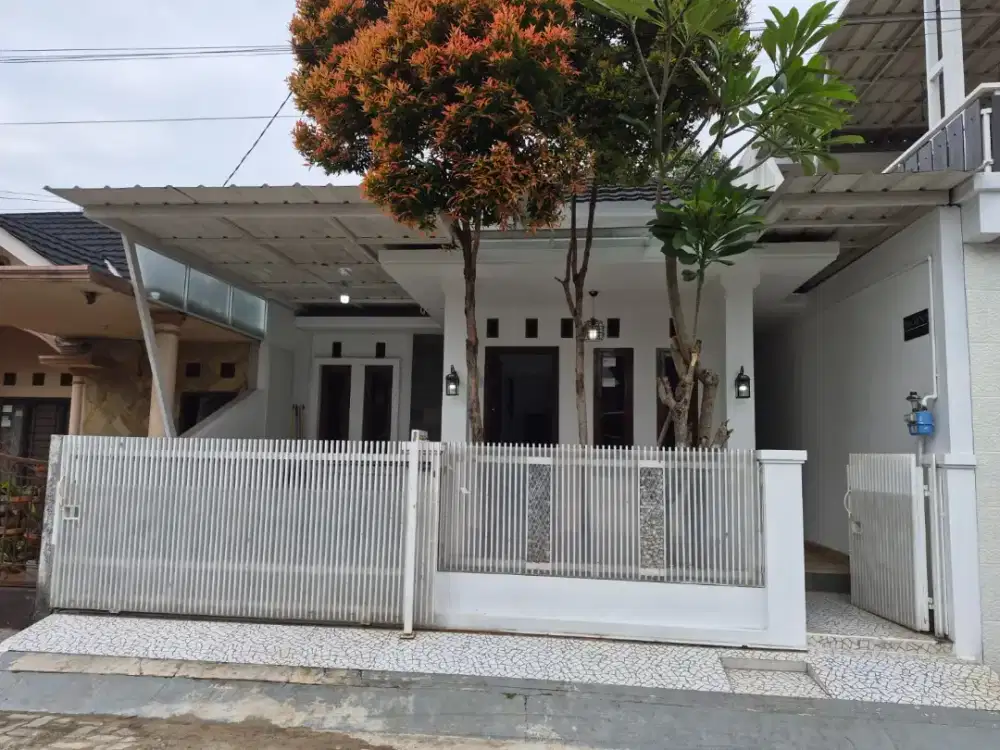 Disewakan rumah bersih nyaman strategis