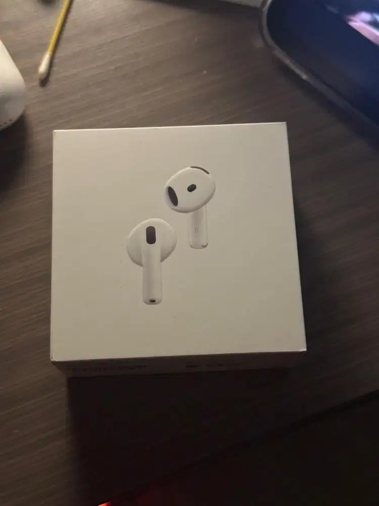 AirPods 4 Active Noise Cancellation