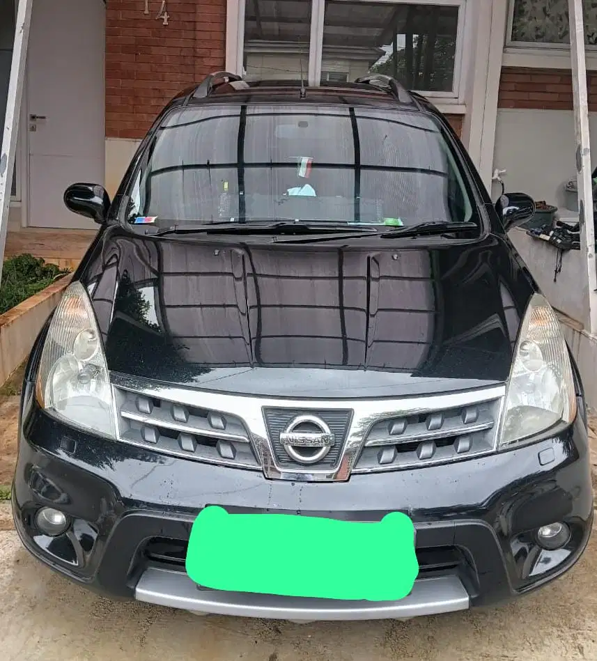 Nissan Livina 2010 Bensin