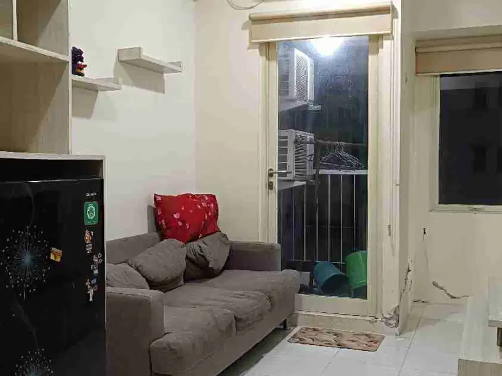 Puncak CBD 2 Kamar Full Perabot View Bagus dengan Kota