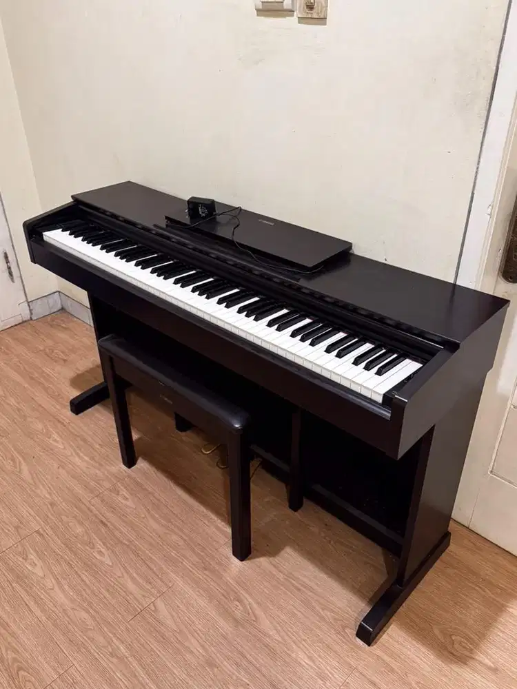 Piano Digital Yamaha Arius YDP 103