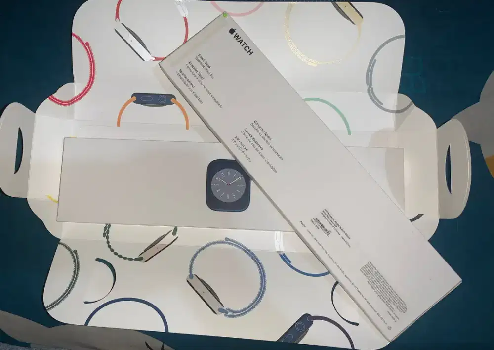 apple watch series 8 midnight + strap white s/m