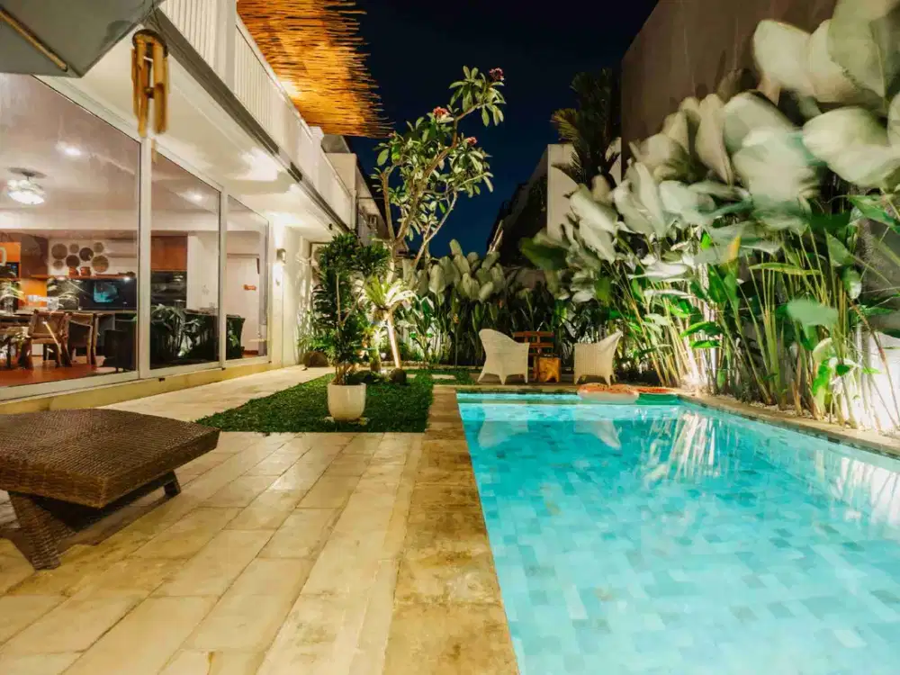 For sale villa mewah 2lt 217m2 ada garden tegal cupek umalas