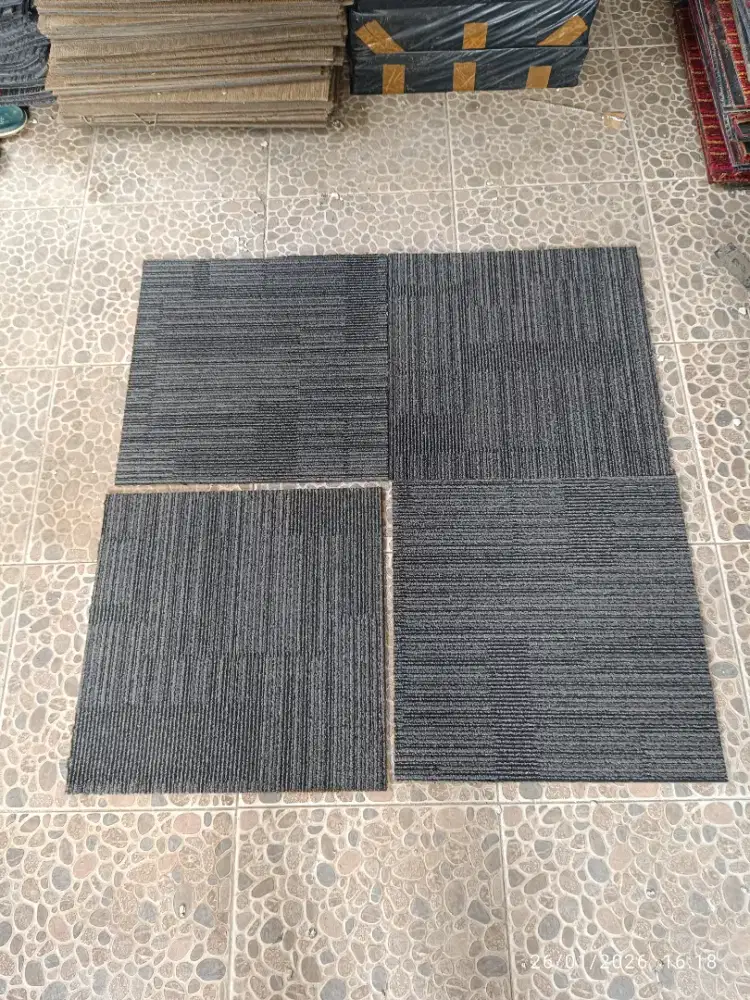Karpet kantor/ Karpet Tile 50x50 cm Second