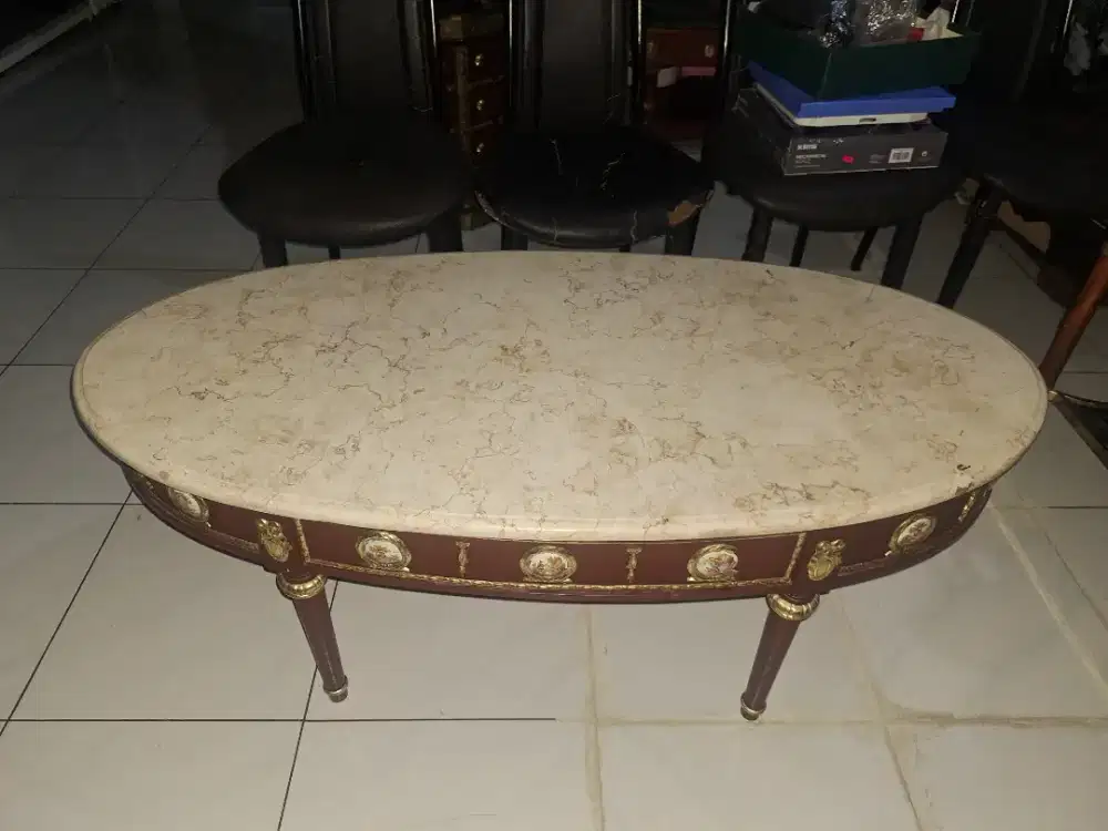 Coffe table classic davinci style