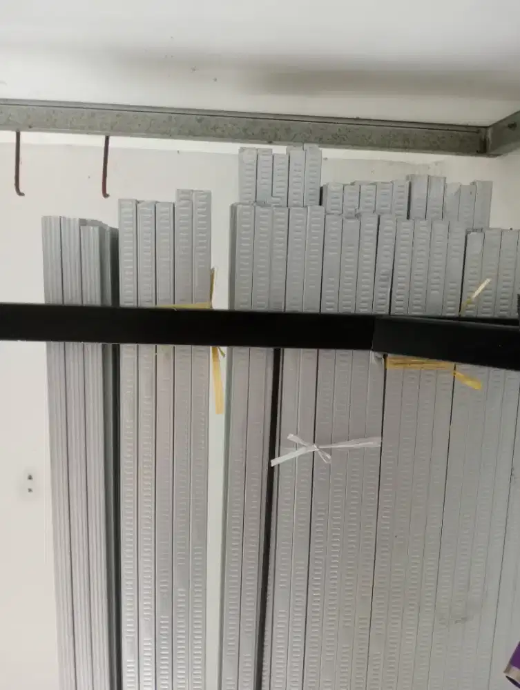 Holo ukuran 4x4 dan 2x4