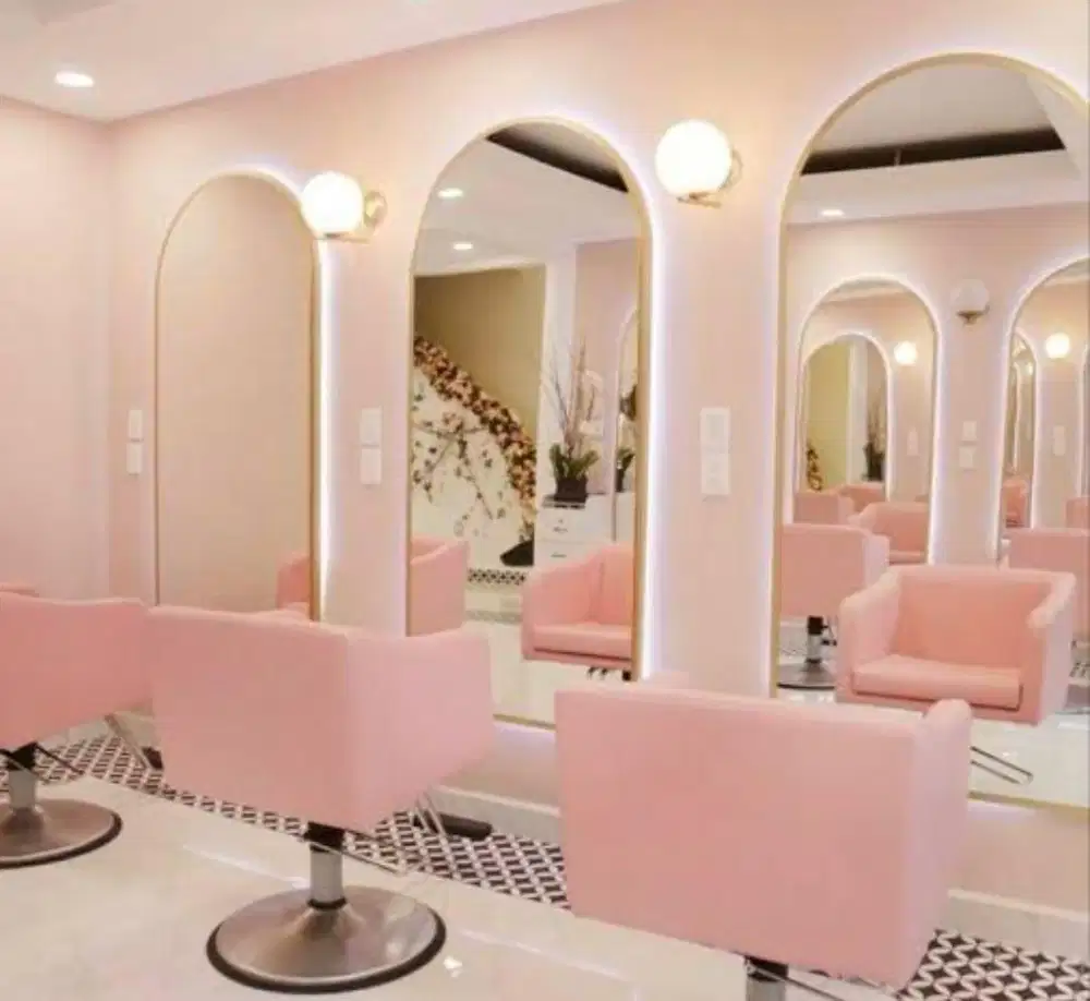 Aura salon ( butuh stylis dan kapster wanita yang beroengalaman)